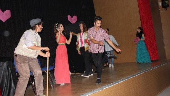 İbrahim Kafesoğlu Anadolu Lisesi Öğrencilerinden Tiyatro Gösterisi